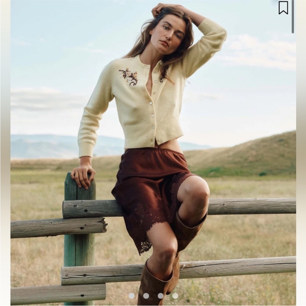 Doen Embroidered Cream Cardigan Sweater